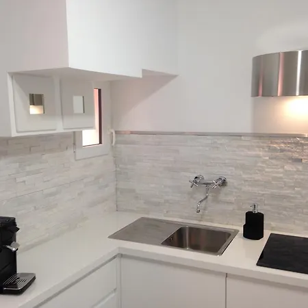 Le Stone Studio Apartment *